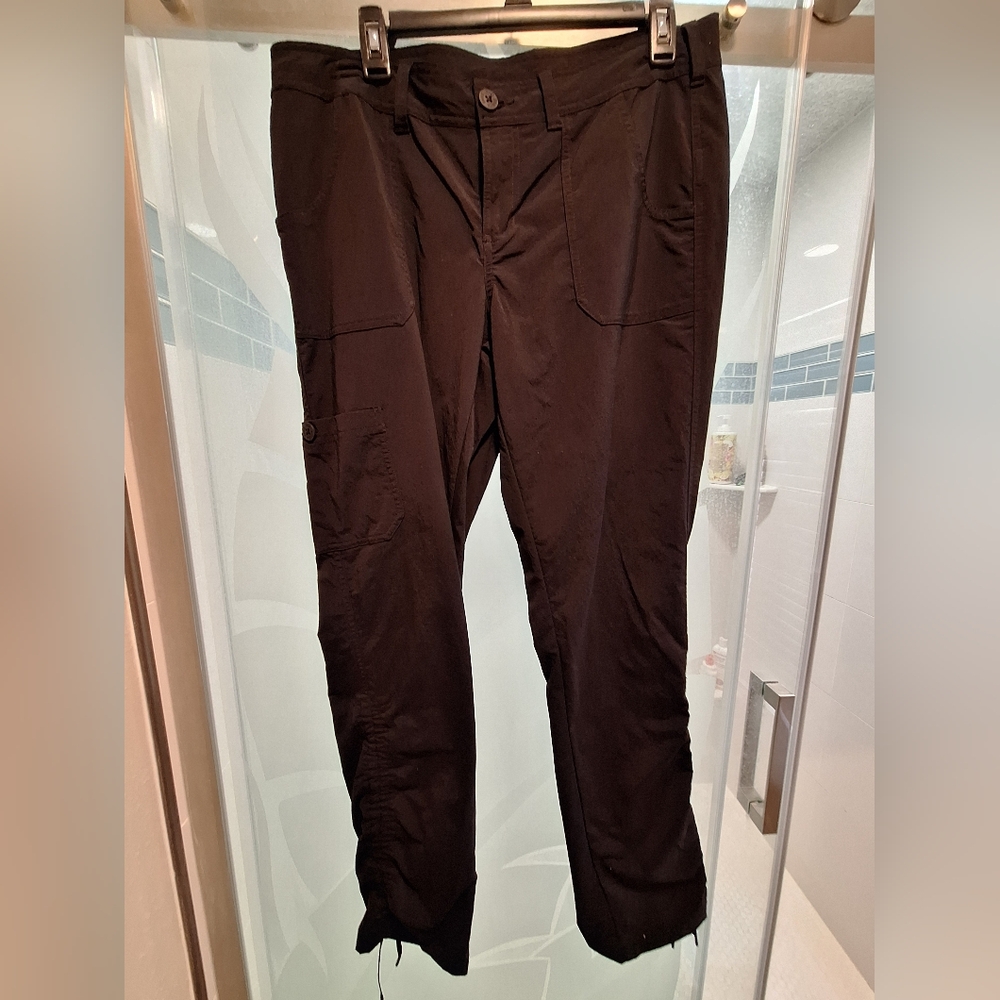 Womens Black North Face Long Pants Has Rushing On The Legs